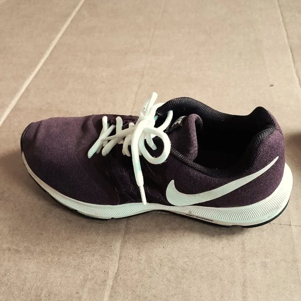 Nike Women’s Brown Running Low Top Sneakers Shoes Size 6